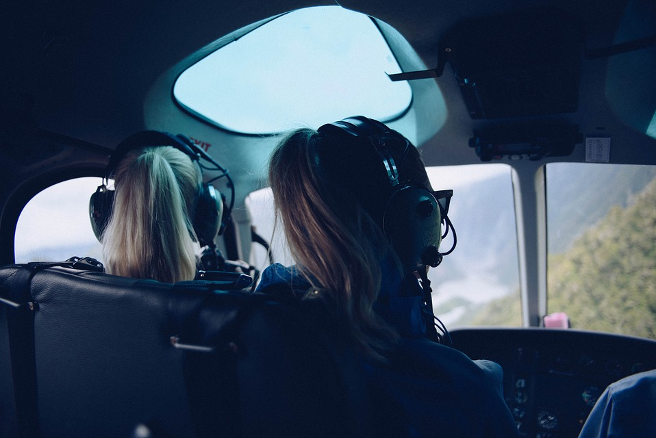 Se busca mayor participación de mujeres en aviación