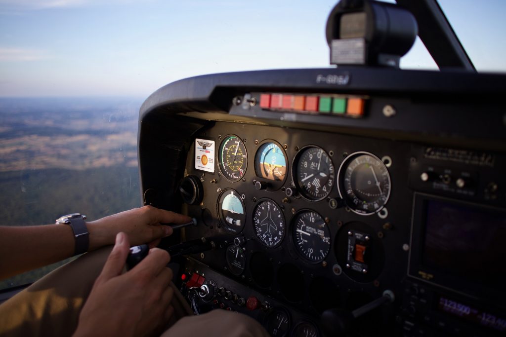 Effects of spatial disorientation on pilots